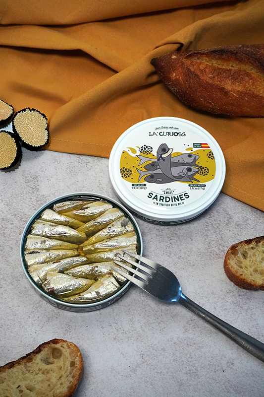 La Curiosa Sardines in Truffle Oil (112g) – Spanish Pig