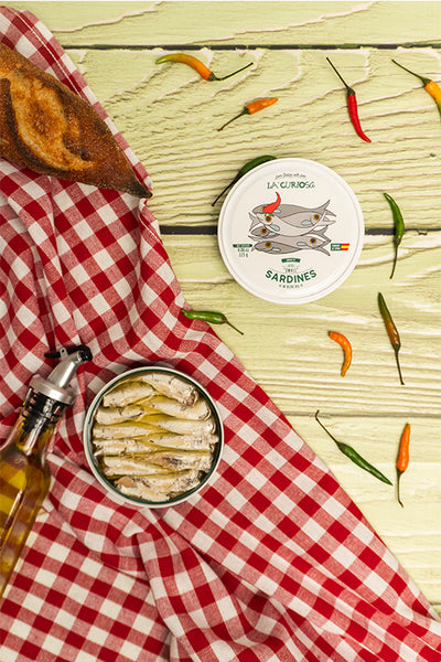 La Curiosa Spicy Sardines (120g) – Spanish Pig
