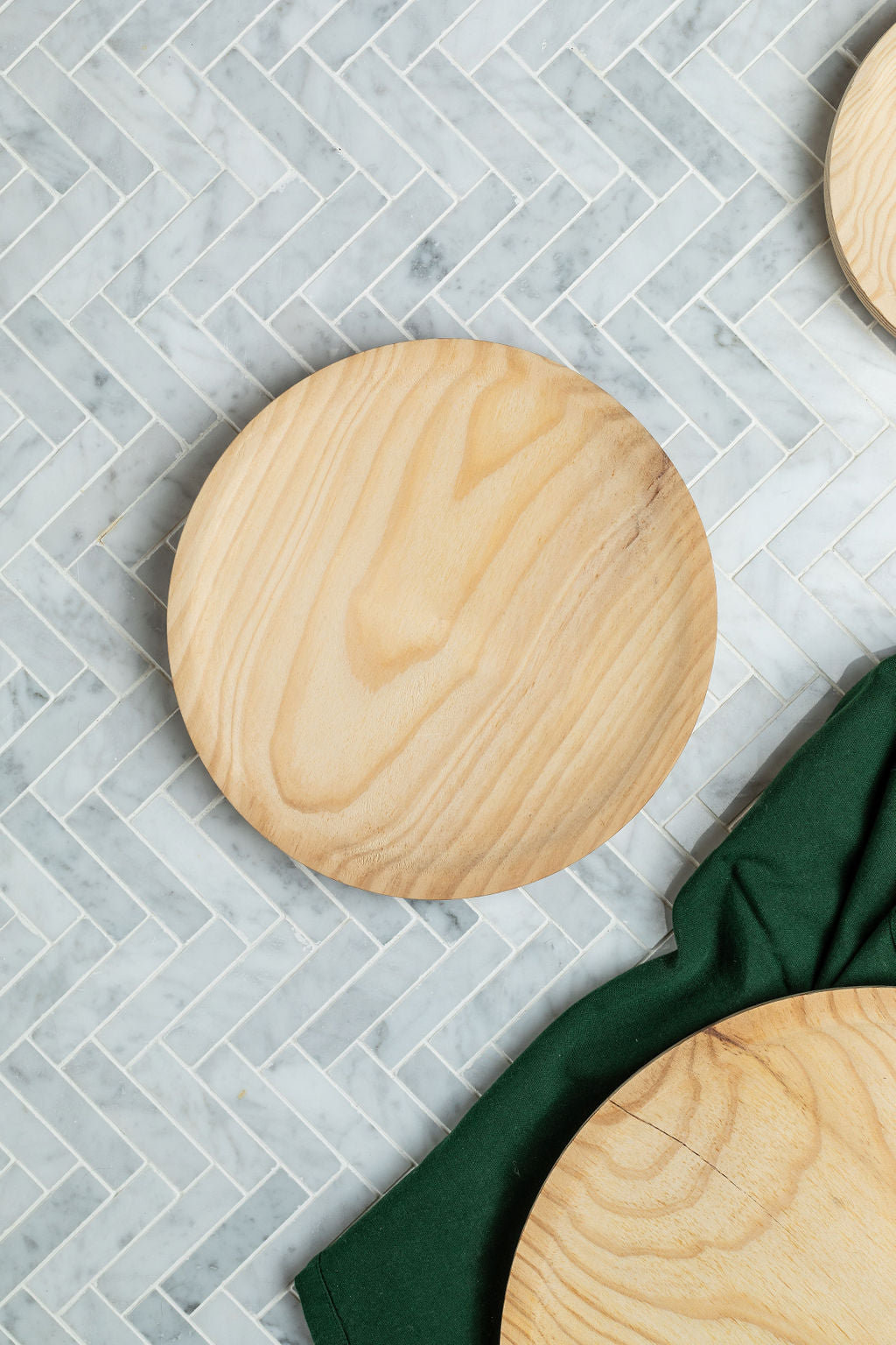 Typical Galician Pine Wood Plate- Medium (23.6 cms) - Spanish Pig