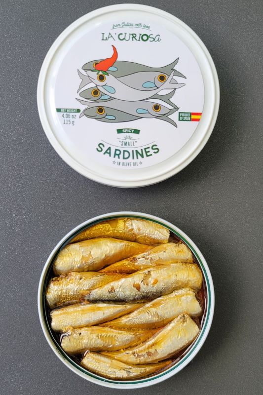 La Curiosa Spicy Sardines (120g) – Spanish Pig